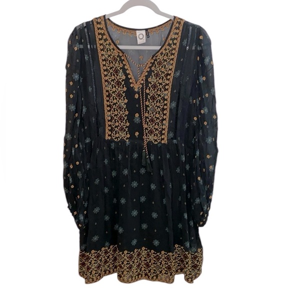 Anthropologie Akemi & Kin Embroidered Tunic Dress in med (MP), preloved - Picture 2 of 11
